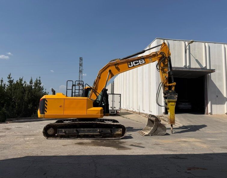 JCB 210 XLC **EPIROC HAMMER**